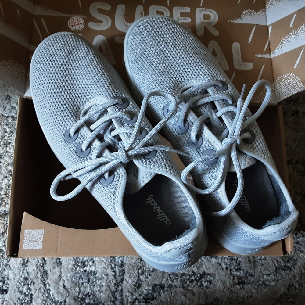 Women's Allbirds Tree Runners Grey size 9